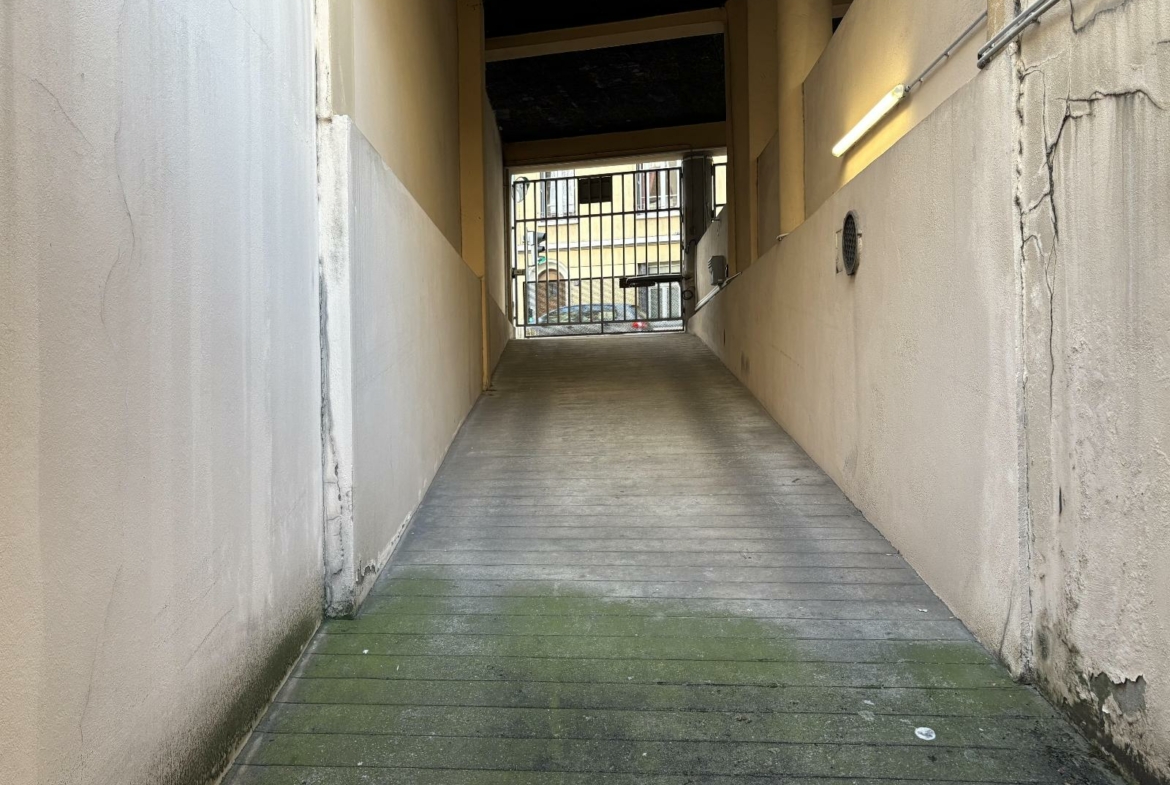 image00018-5788479239246113681