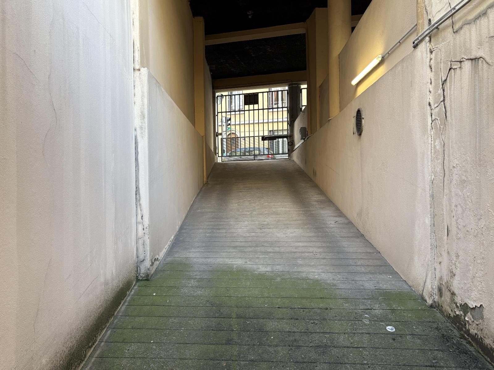 image00018-5788479239246113681