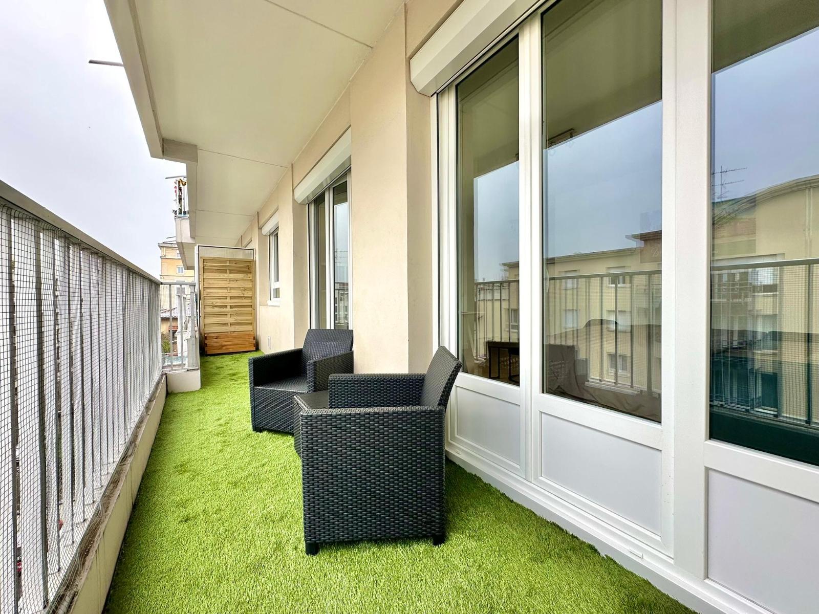 7-11483523973474083657