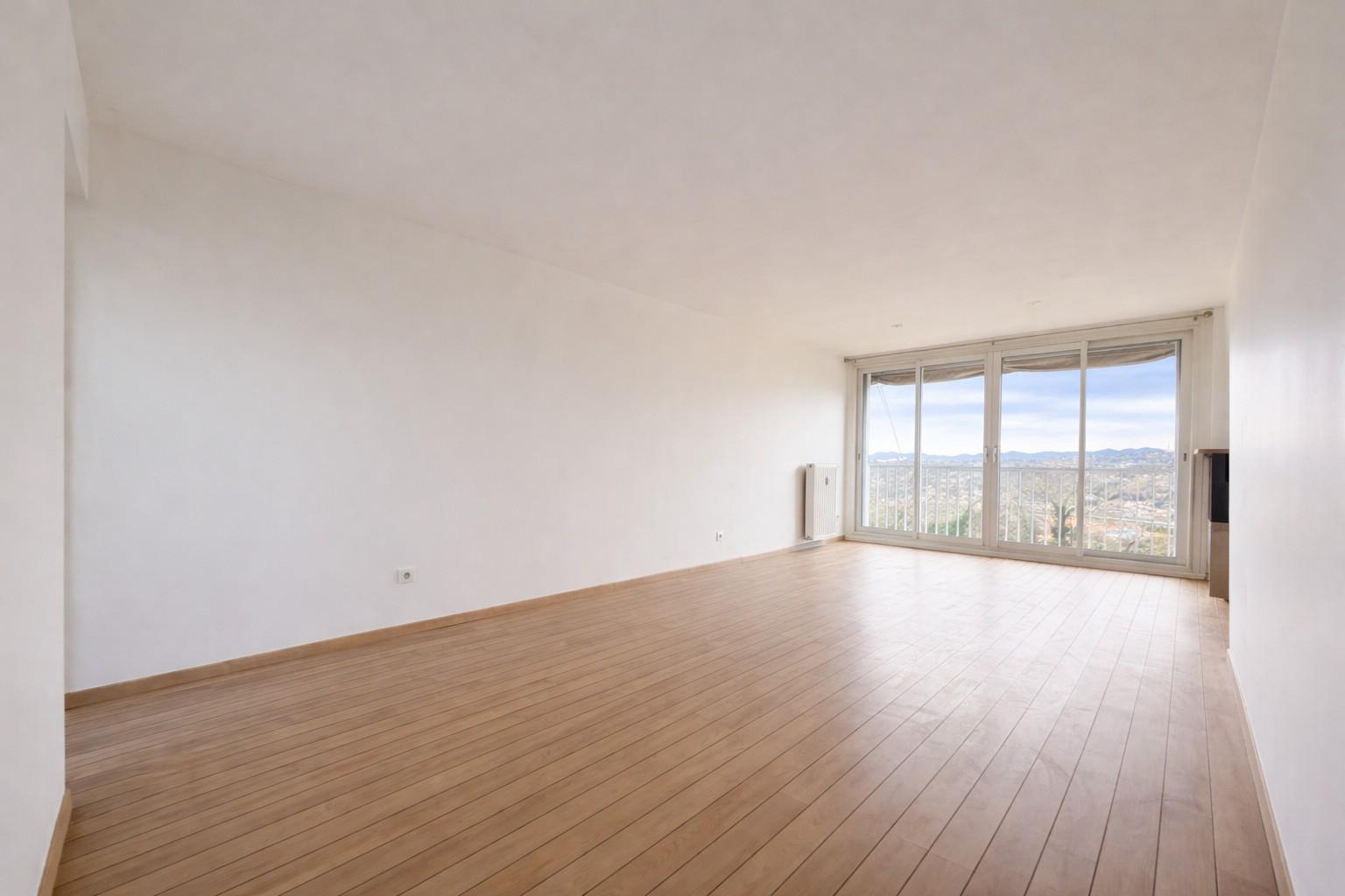 SALON_3-17800655168404205540