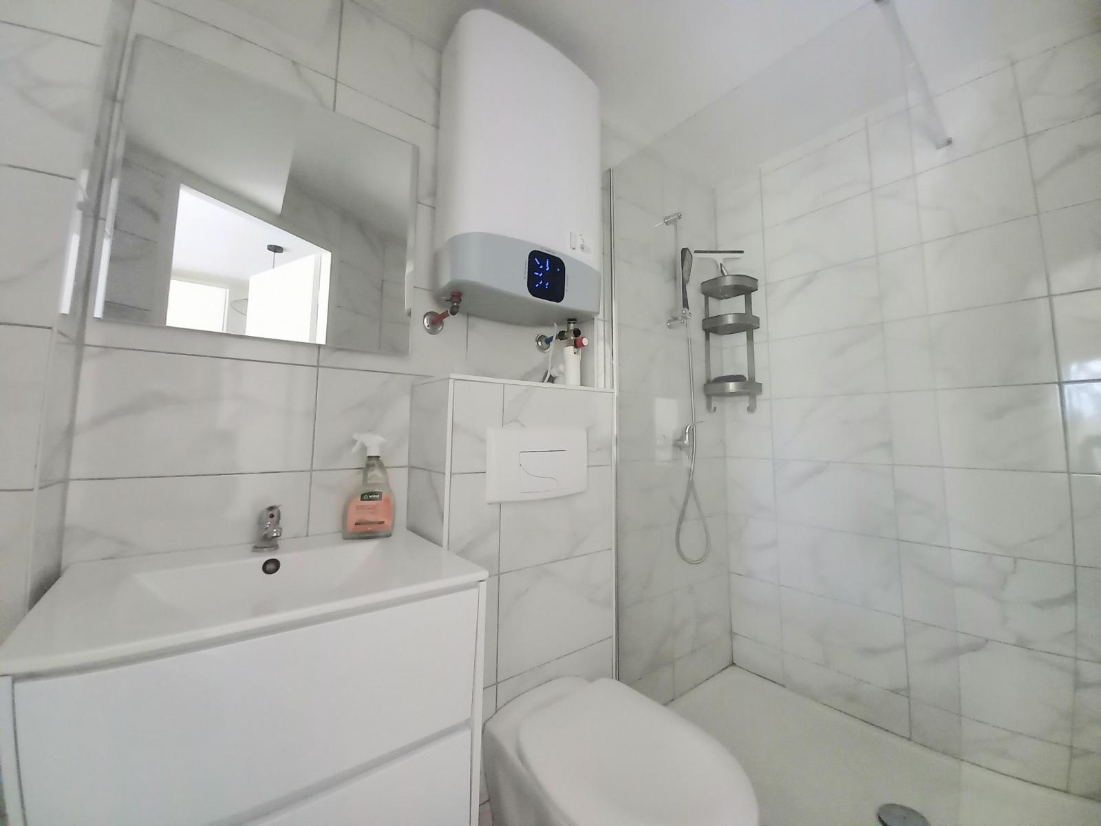 20260213_141504-17956136408410953666