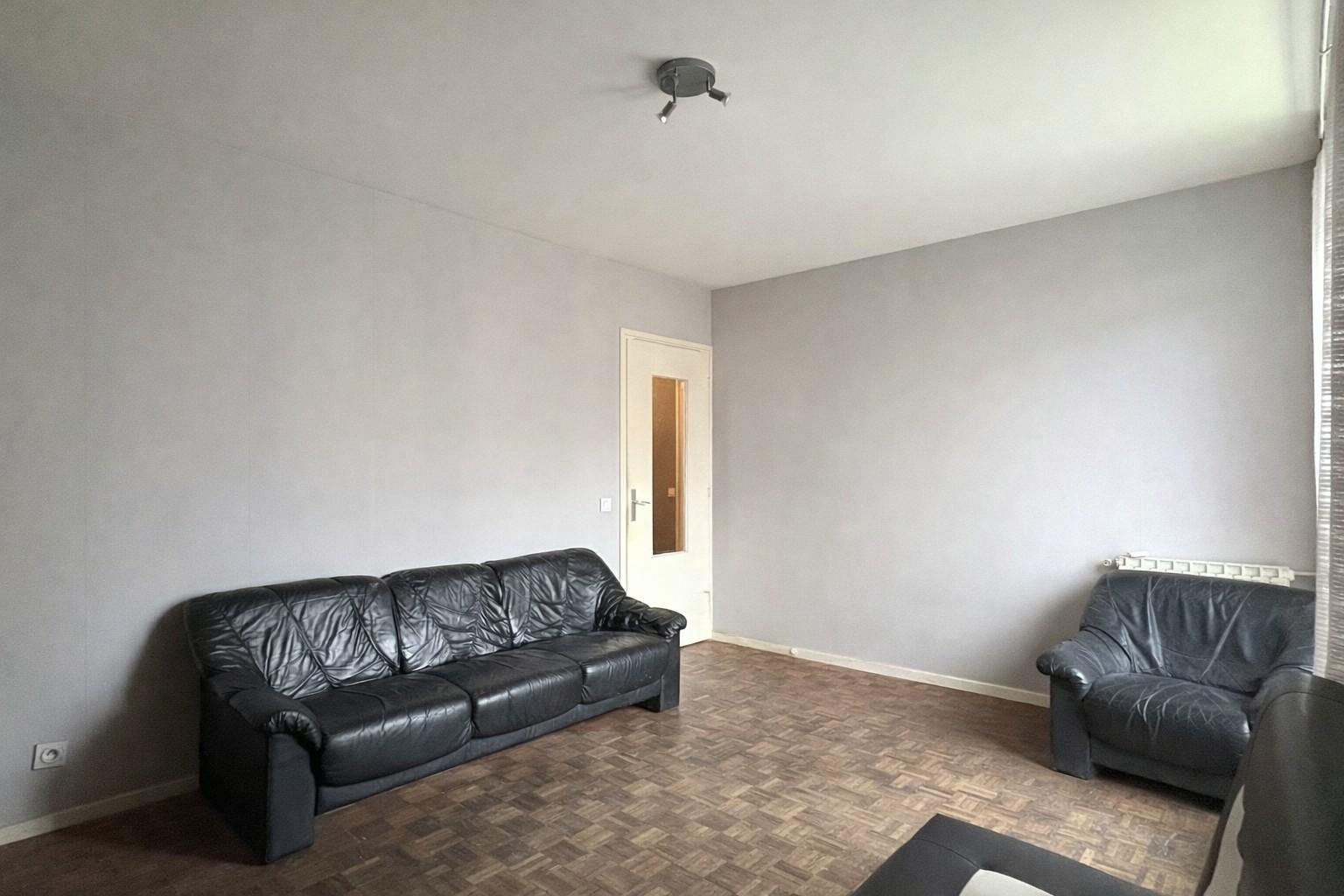 salon_sans_meuble_1-3315649625983461971