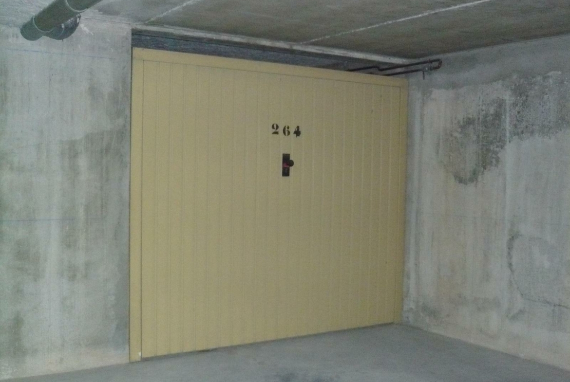 GARAGE_1-2543668073388336276