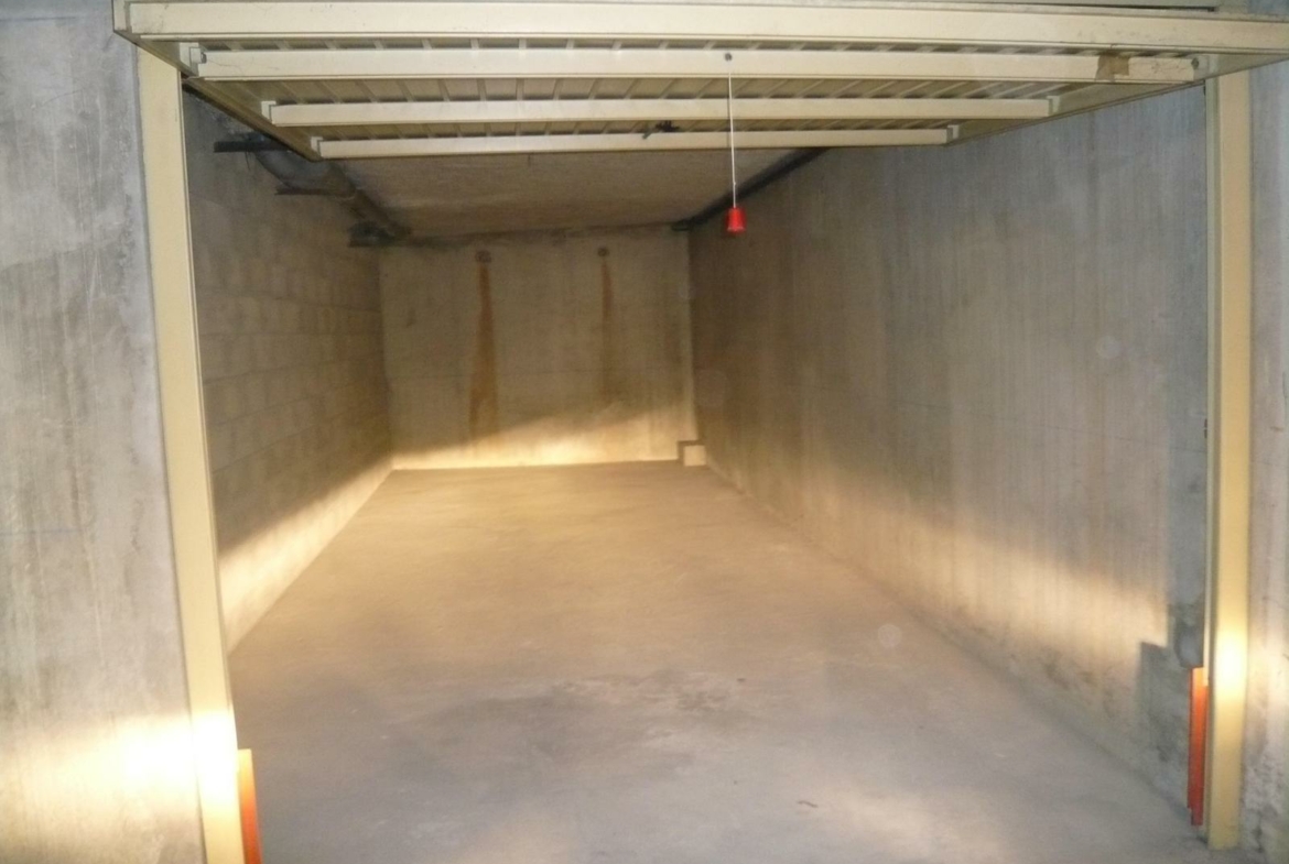 GARAGE_2-8919217922760819124